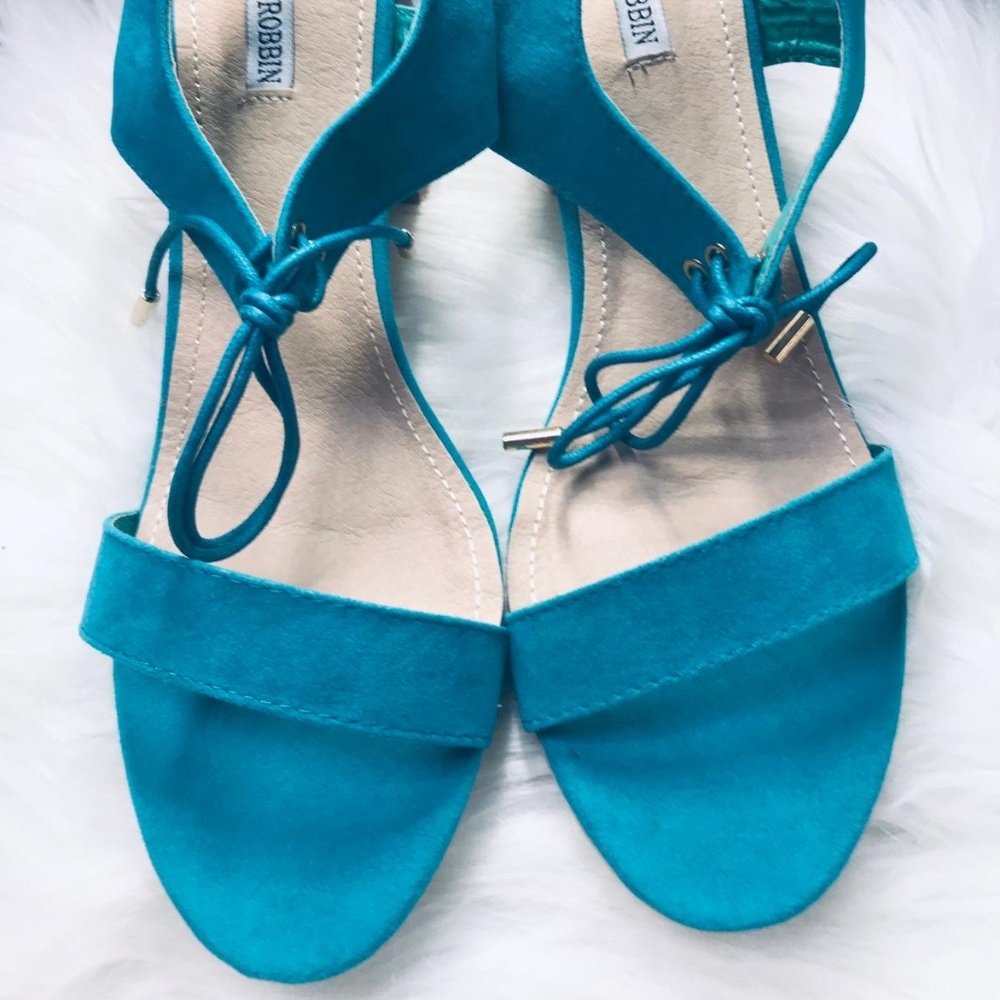 ๐๏ธ Open Toe Lace Up Turquoise Chunky Heel Shoes - Picture 6 of 6